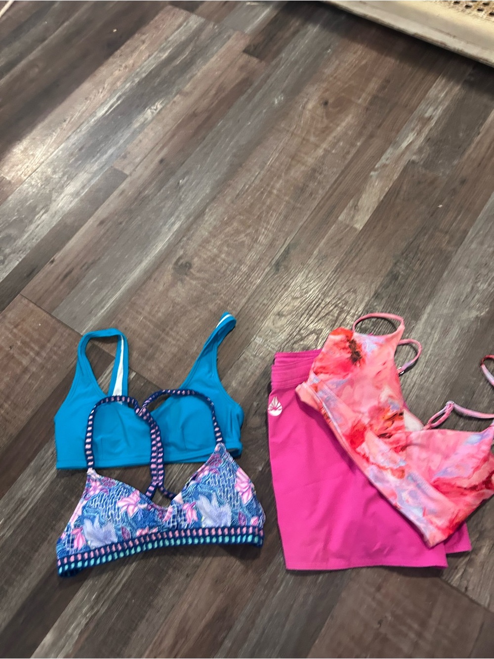 50%offw❤️ swim lot small o’ragous shorts and 3 tops